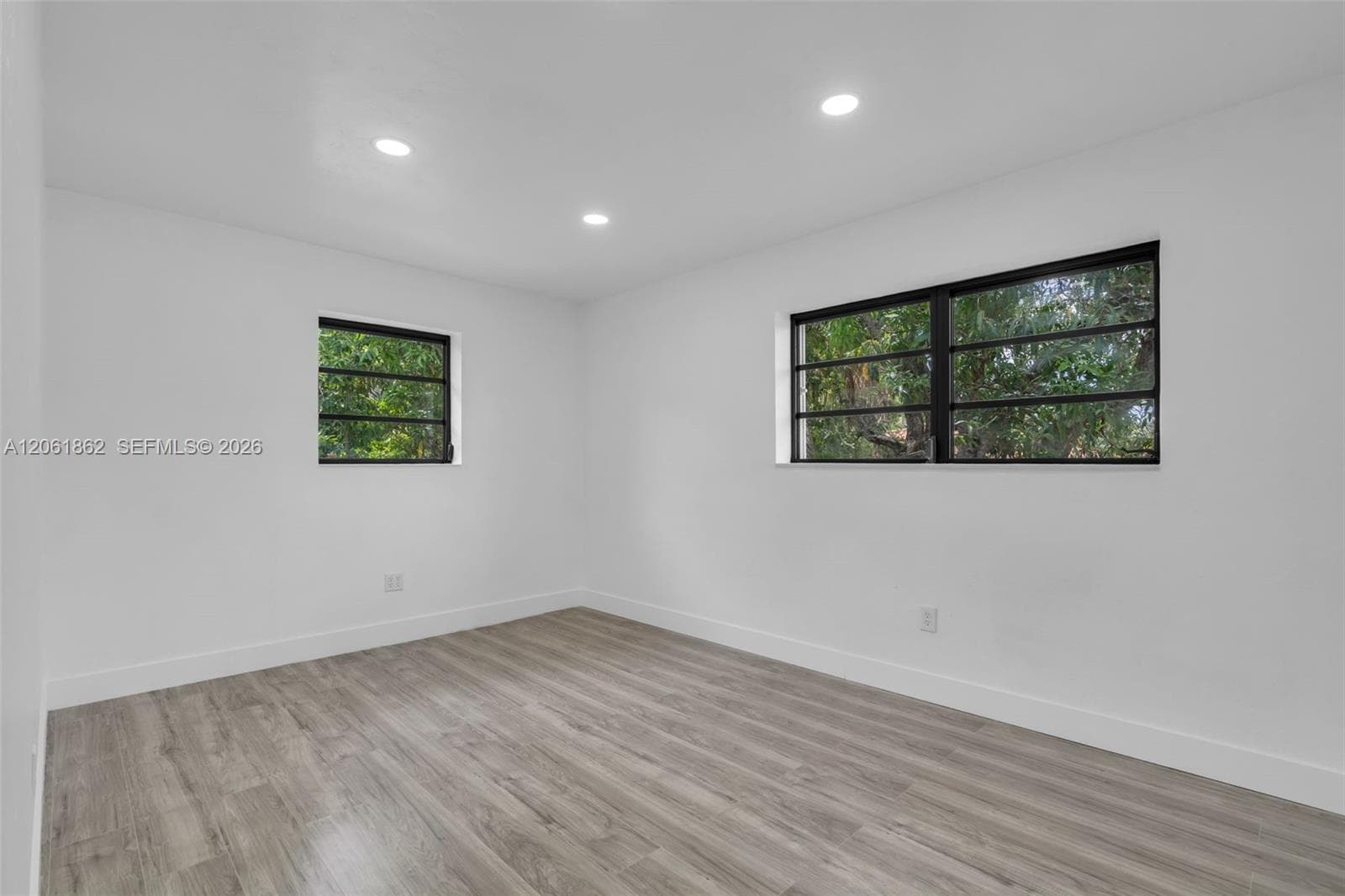 1265 NE 201st Ter photo 12