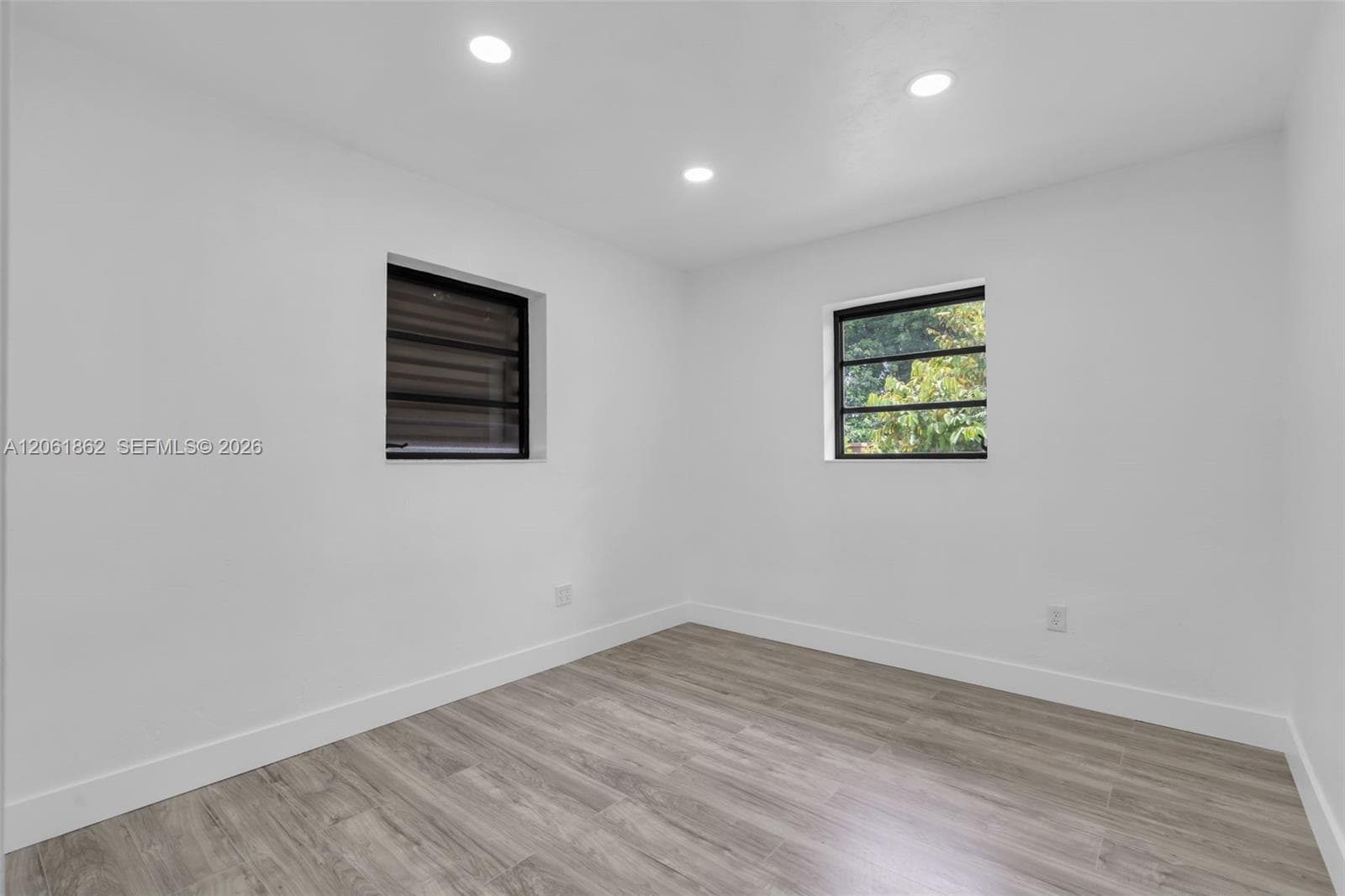 1265 NE 201st Ter photo 9