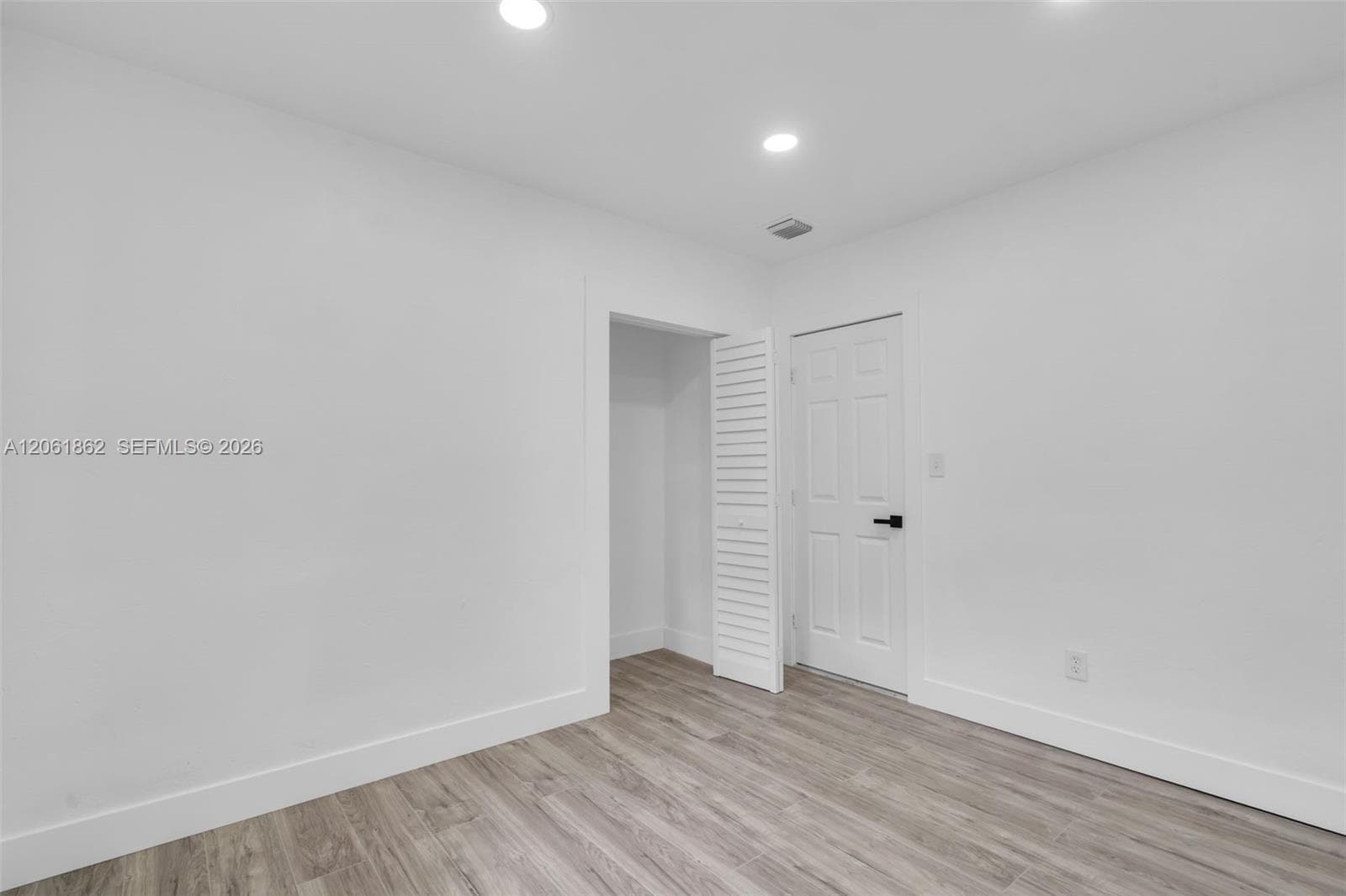 1265 NE 201st Ter photo 10