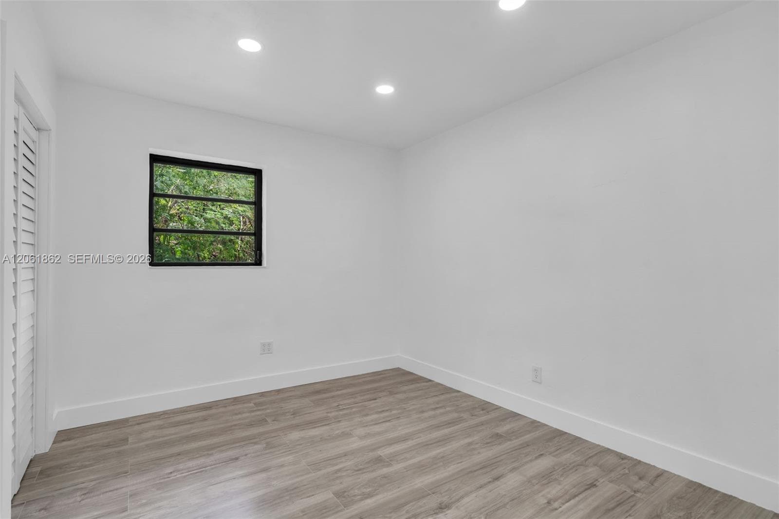 1265 NE 201st Ter photo 15