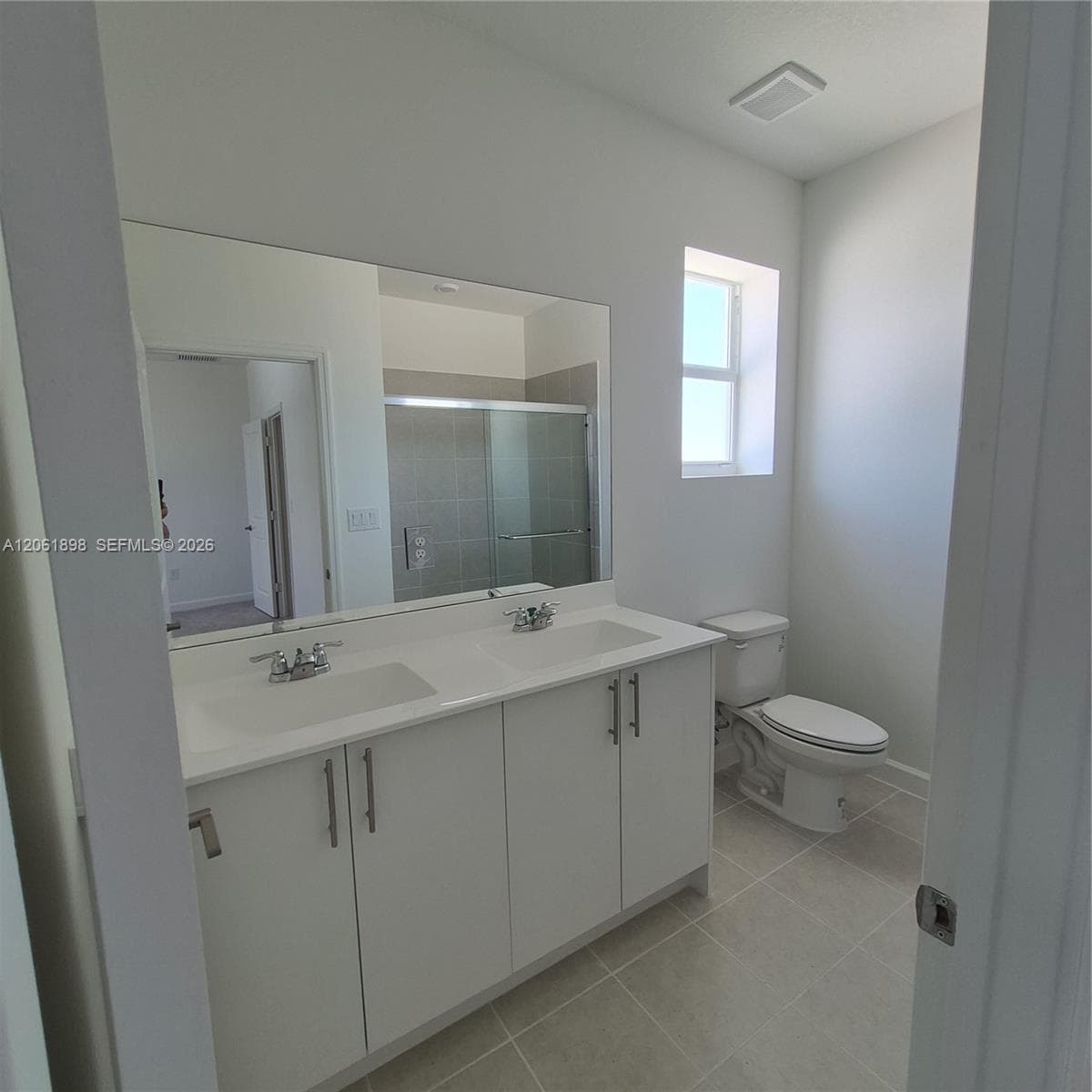 Master's bathroom