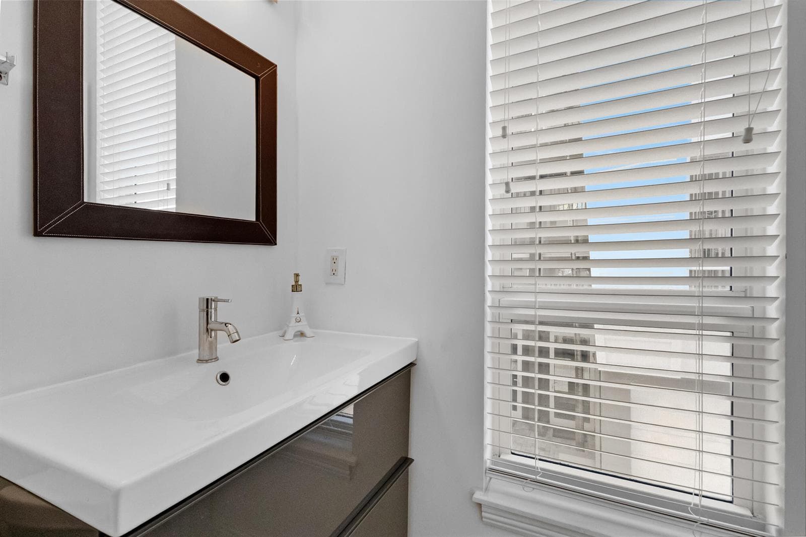 66_accutour_01 711-se-16th-ct -067