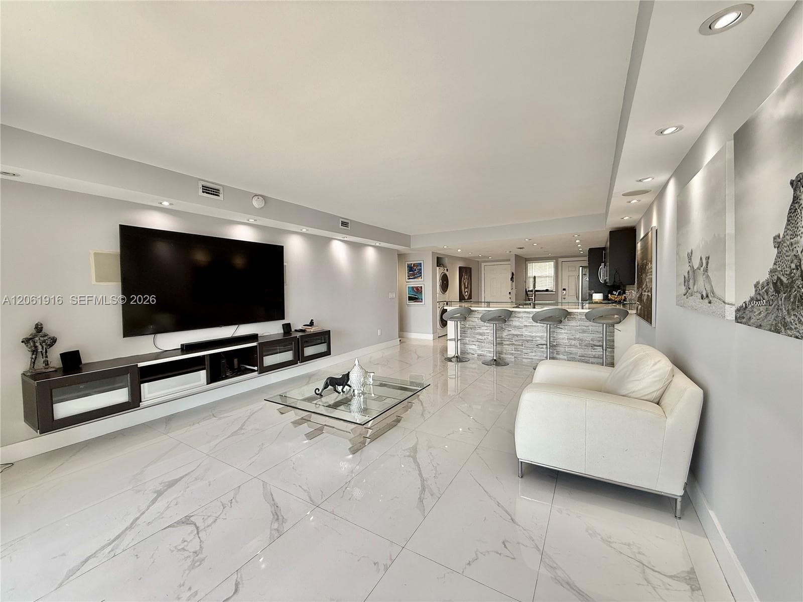 JADE WINDS GROUP - · #717-1 in Miami - Photo 2