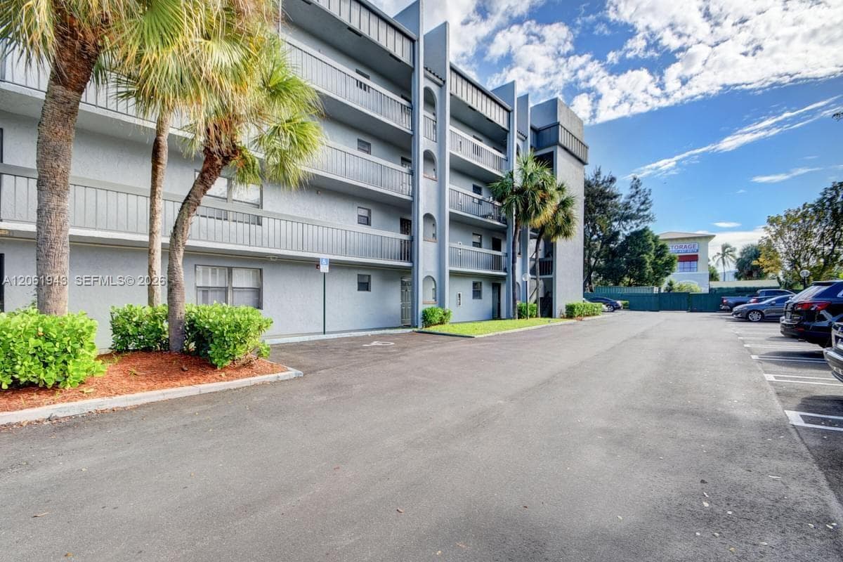 PRESIDENTIAL GOLFVIEW · #308 in West Palm Beach - Photo 16
