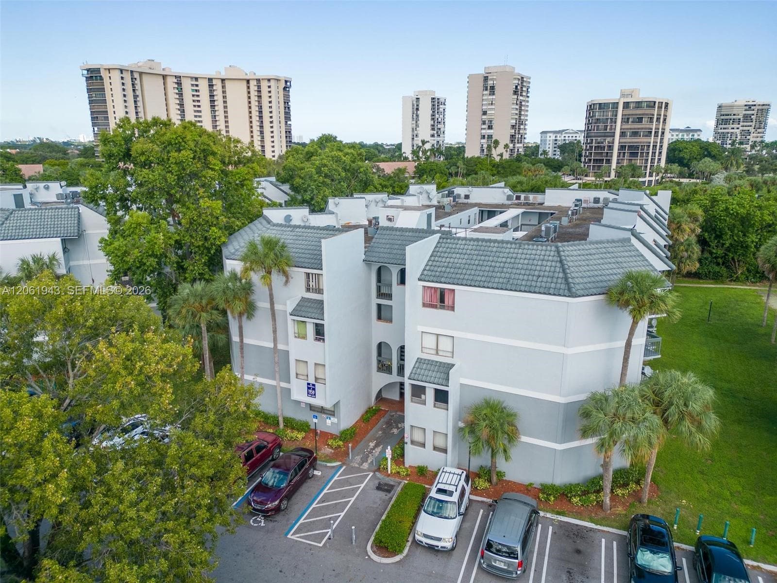 PRESIDENTIAL GOLFVIEW · #308 in West Palm Beach - Photo 24