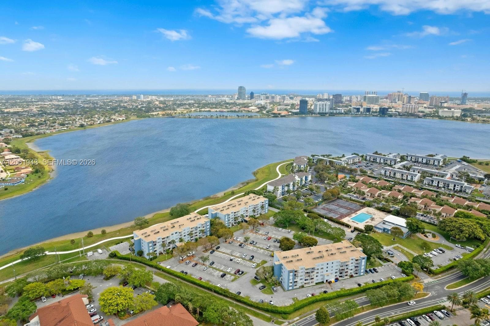 PRESIDENTIAL GOLFVIEW · #308 in West Palm Beach - Photo 14