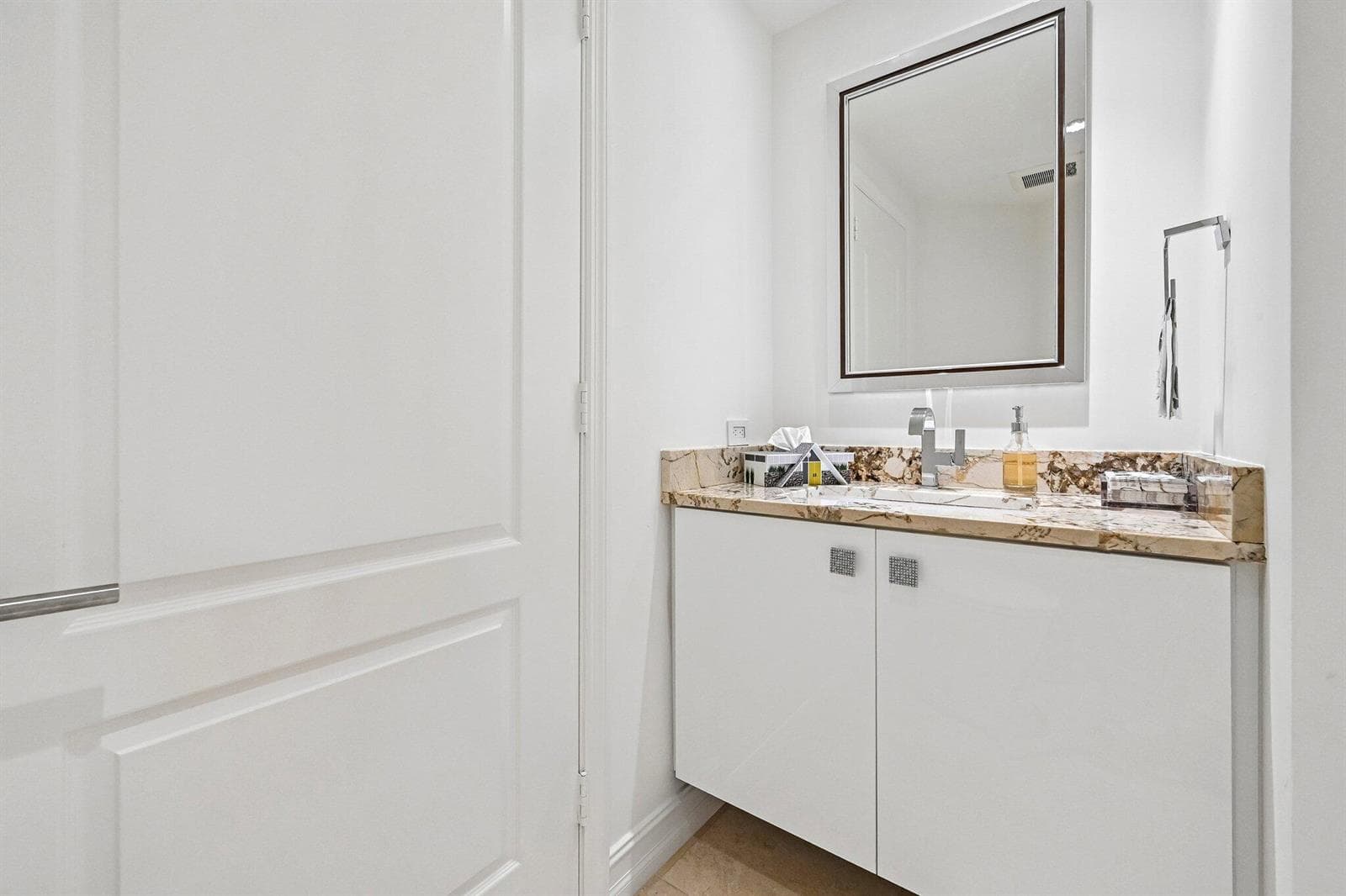 24-web-or-mls-SE Mizner Blvd b206-S3107-