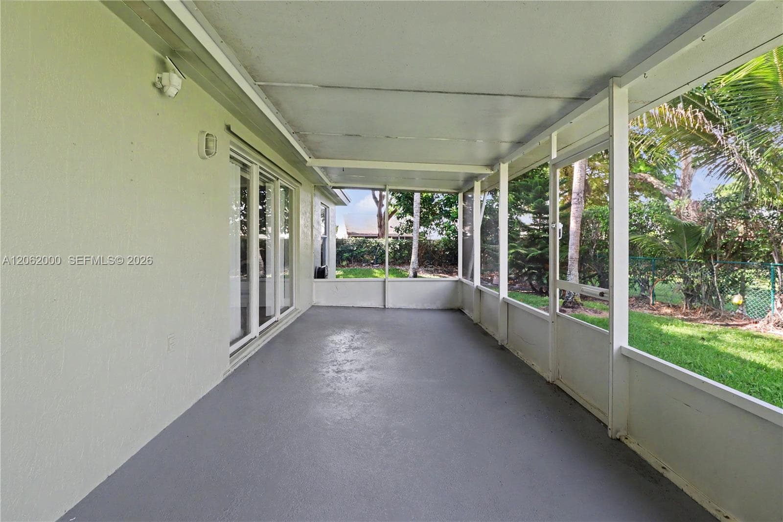 572 SE 18th Dr photo 23