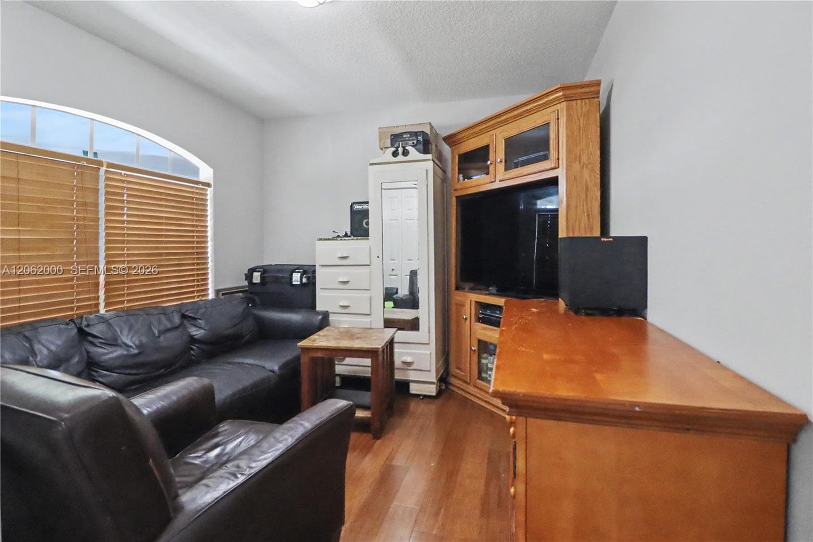 572 SE 18th Dr photo 17