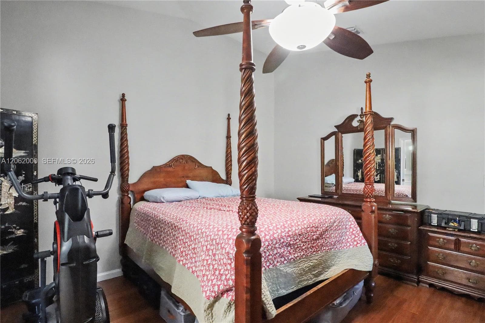 572 SE 18th Dr photo 12