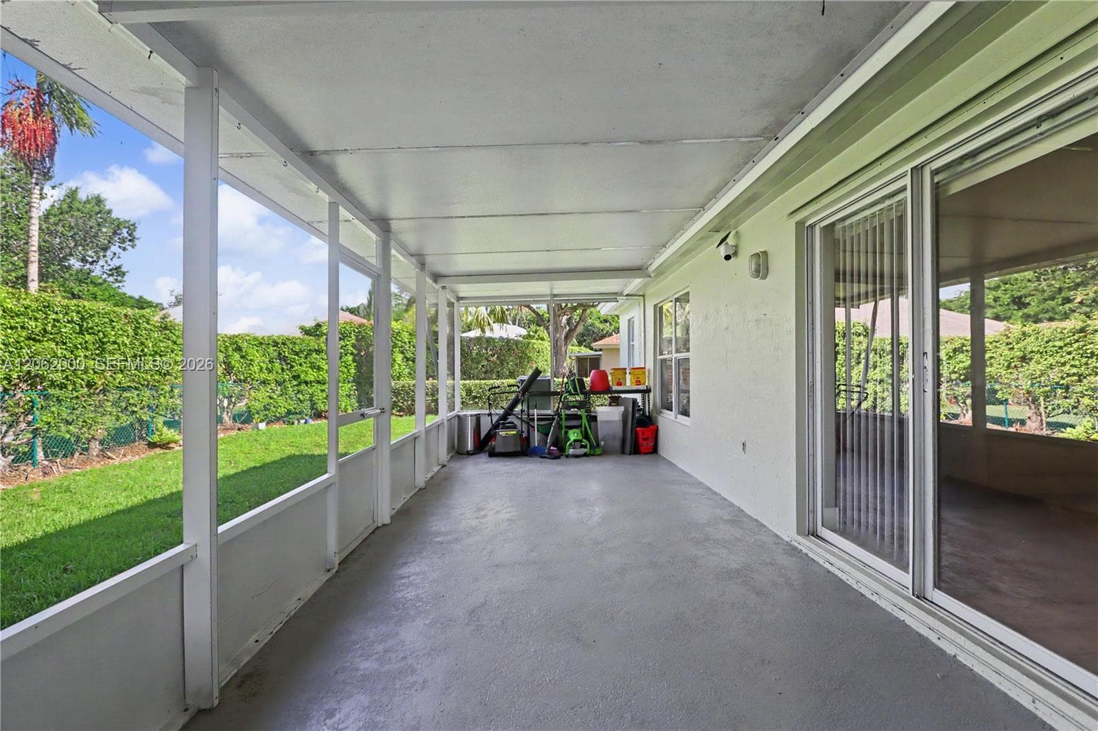 572 SE 18th Dr photo 22