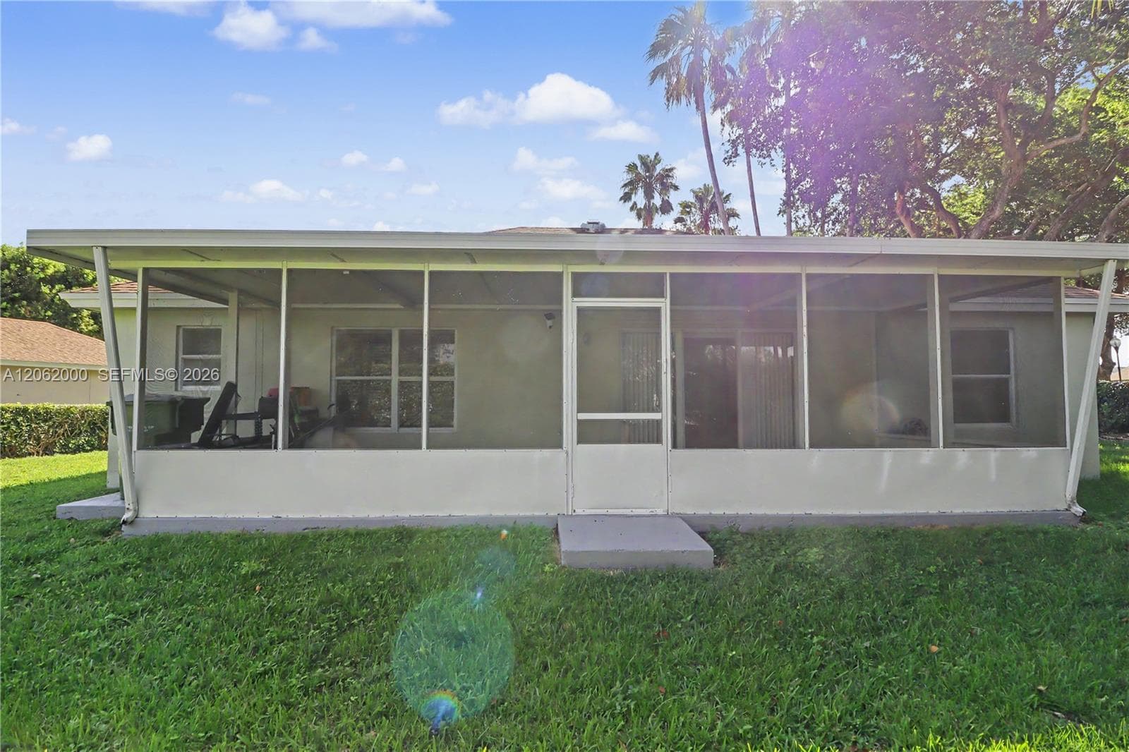 572 SE 18th Dr photo 25