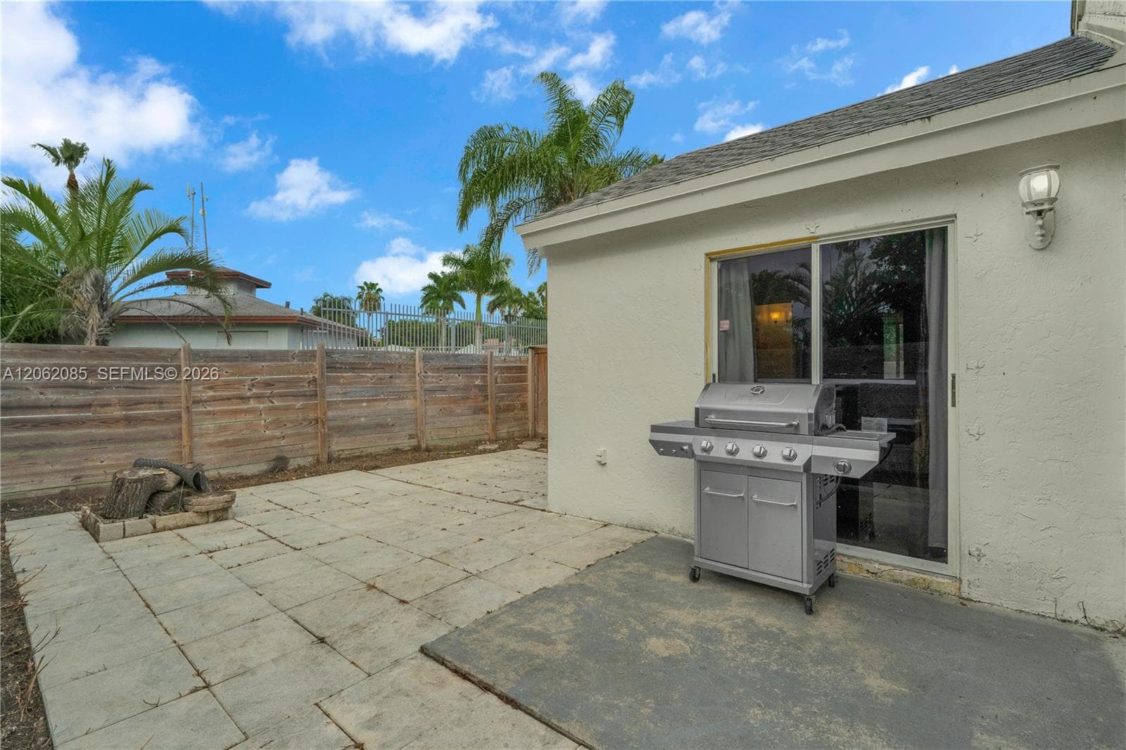 949 SW 7th Pl photo 26