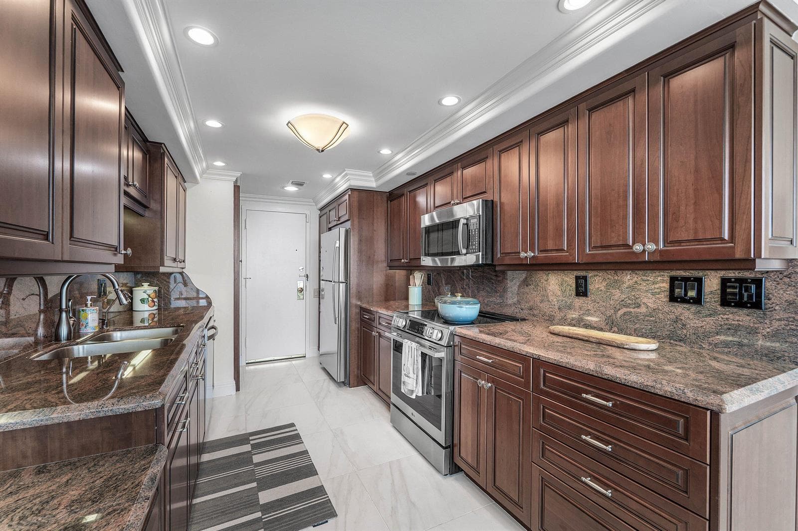 012-250SouthOceanBoulevard-8F-BocaRaton-