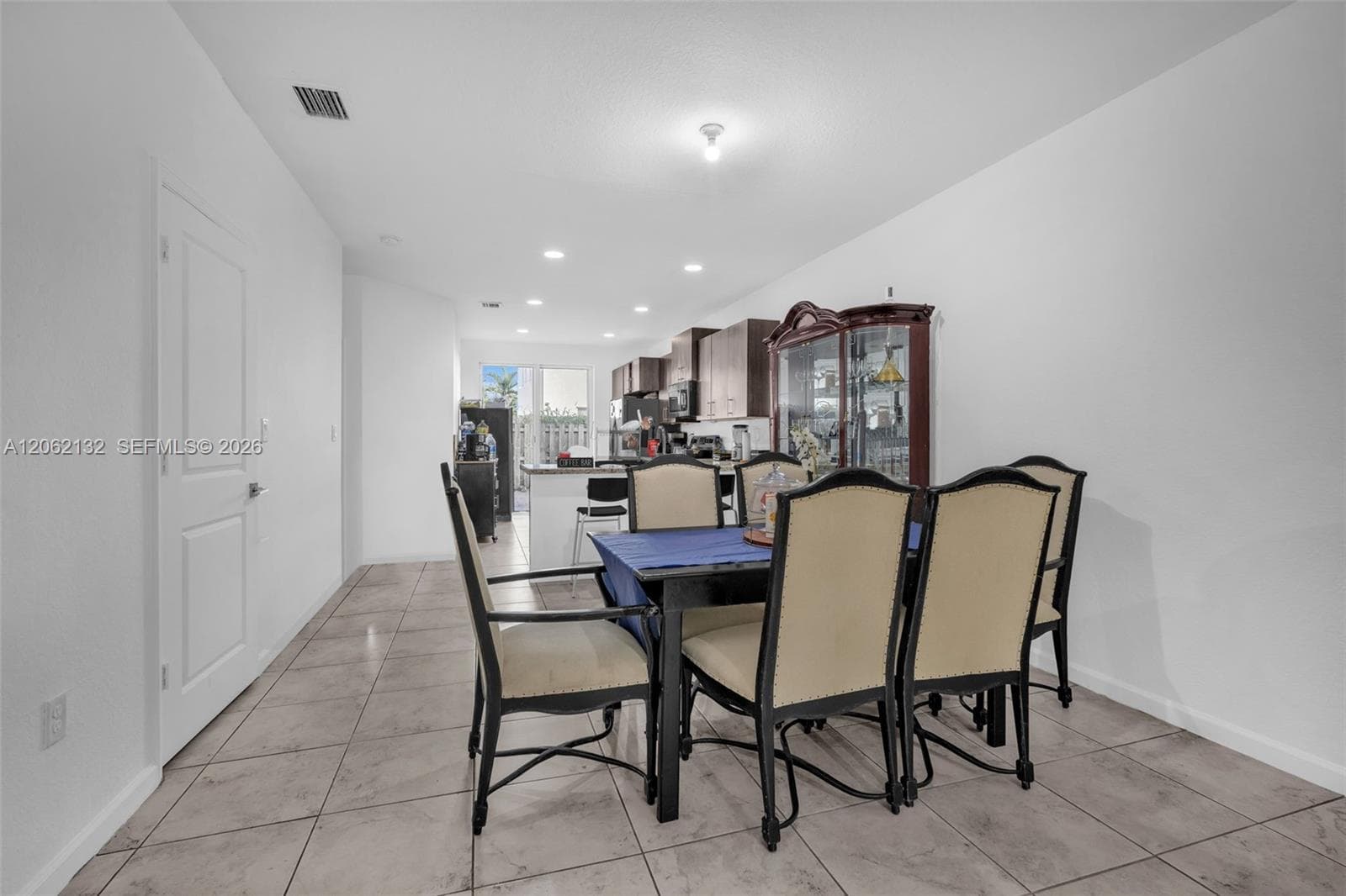 1429 SE 26th Ave photo 5