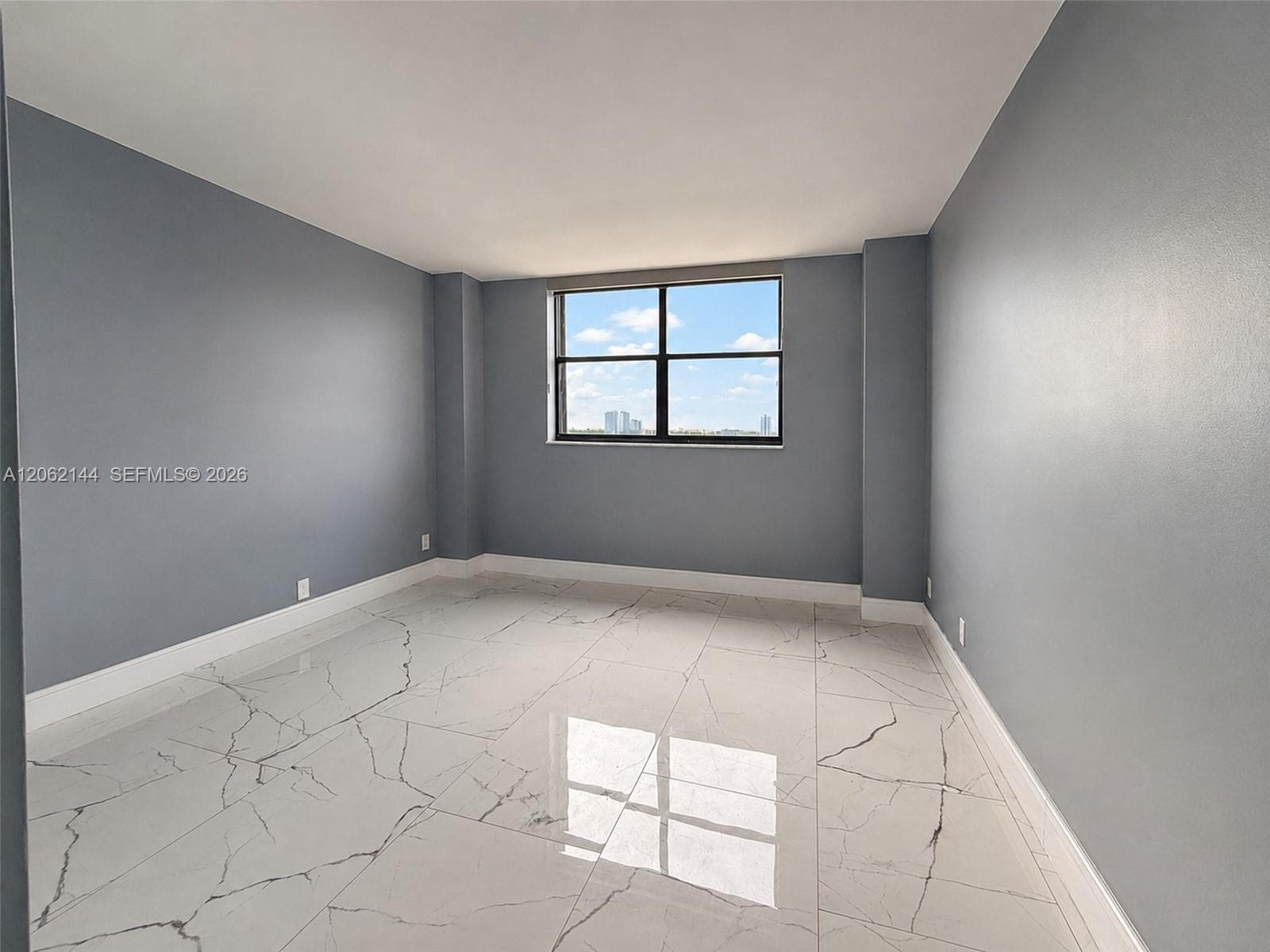 WINSTON TOWERS 700 CONDO · #1005 in Sunny Isles Beach - Photo 9