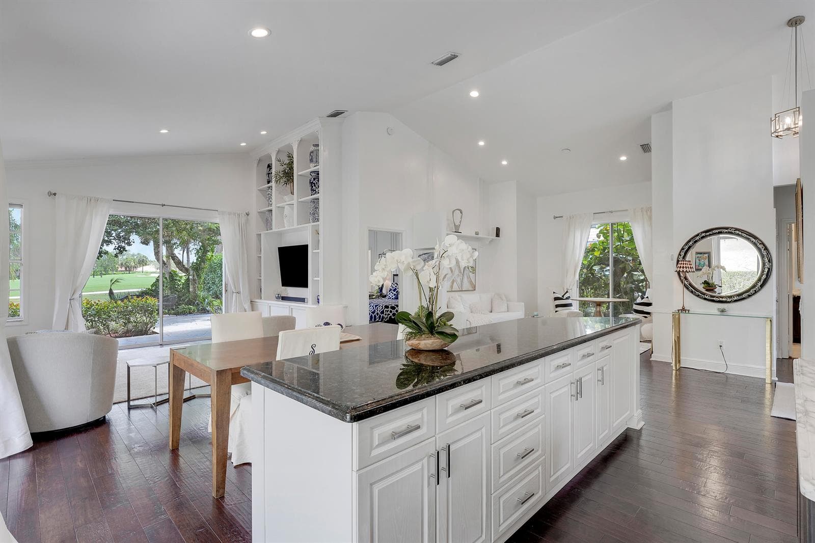 Open Kitchen