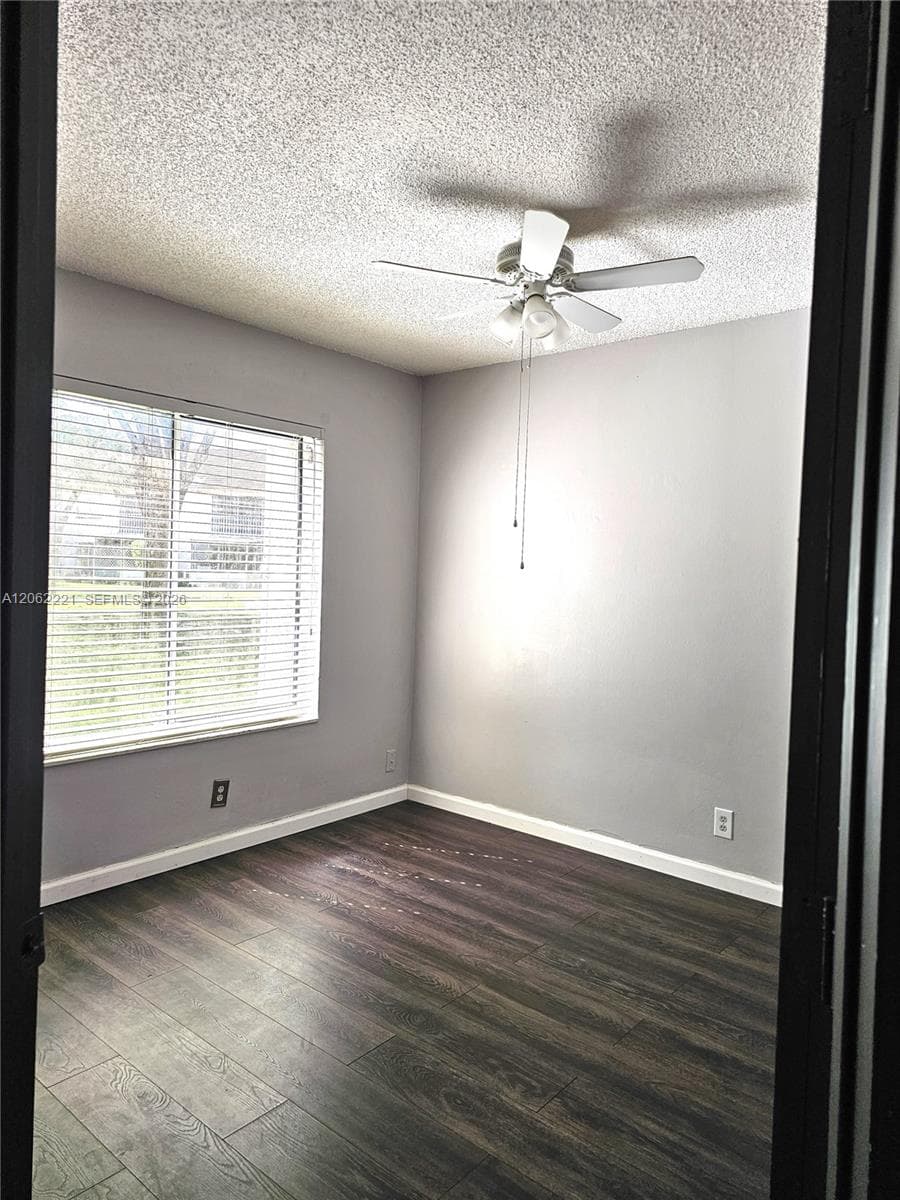 PARC VISTA CONDOMINUM · #13904 in Miami - Photo 9