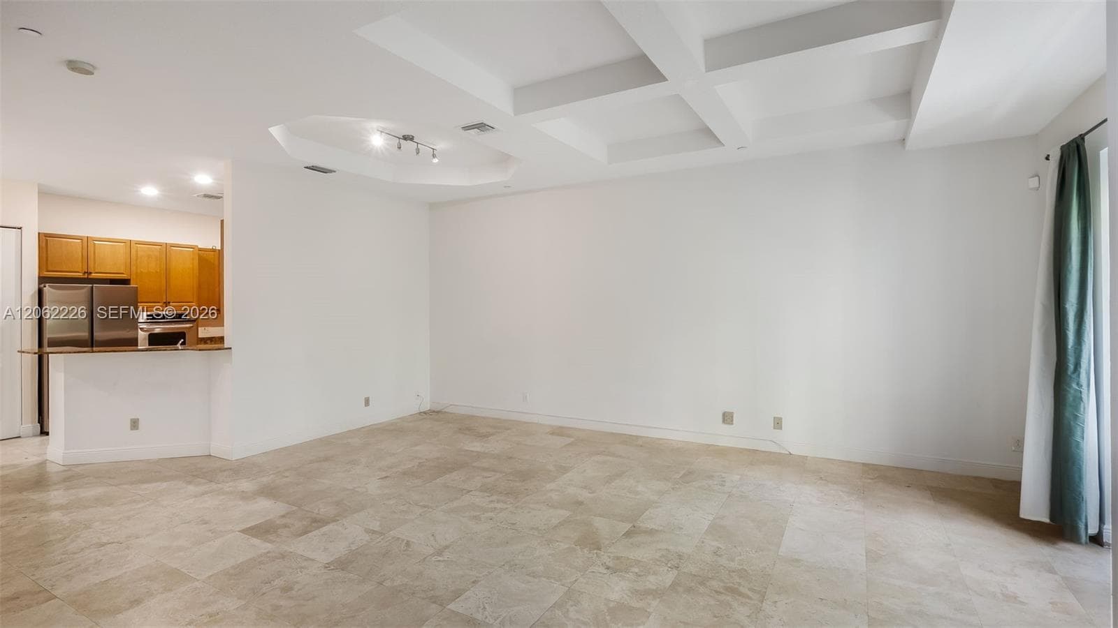 425 NE 69th Cir photo 6