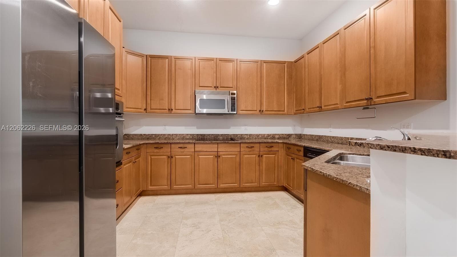 425 NE 69th Cir photo 13
