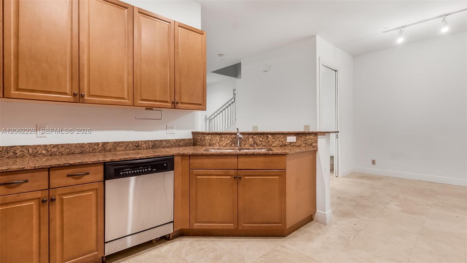 425 NE 69th Cir photo 15