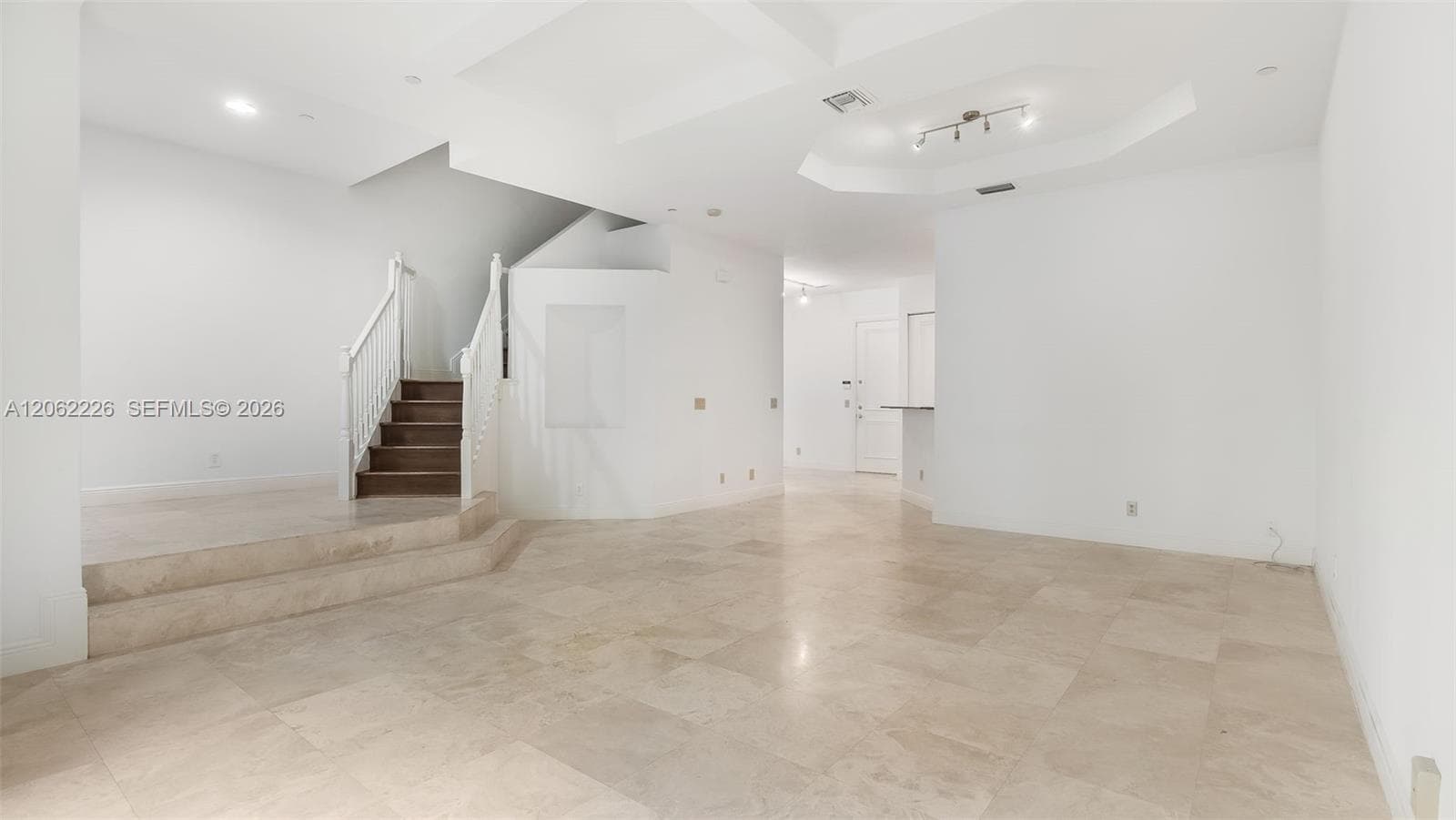 425 NE 69th Cir photo 11