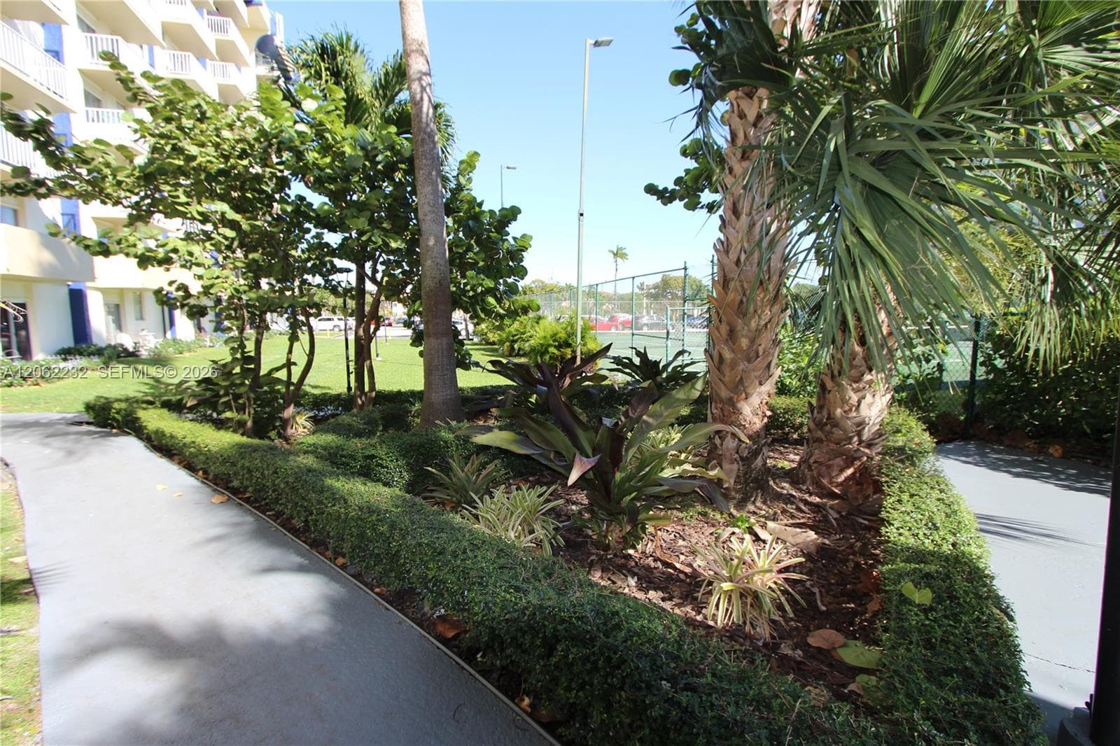 YOLANDA VILLAS CONDO · #706E in Miami - Photo 41
