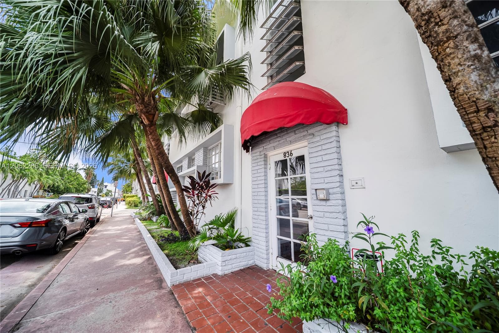 THE LORENA CONDO · #8 in Miami Beach - Photo 2