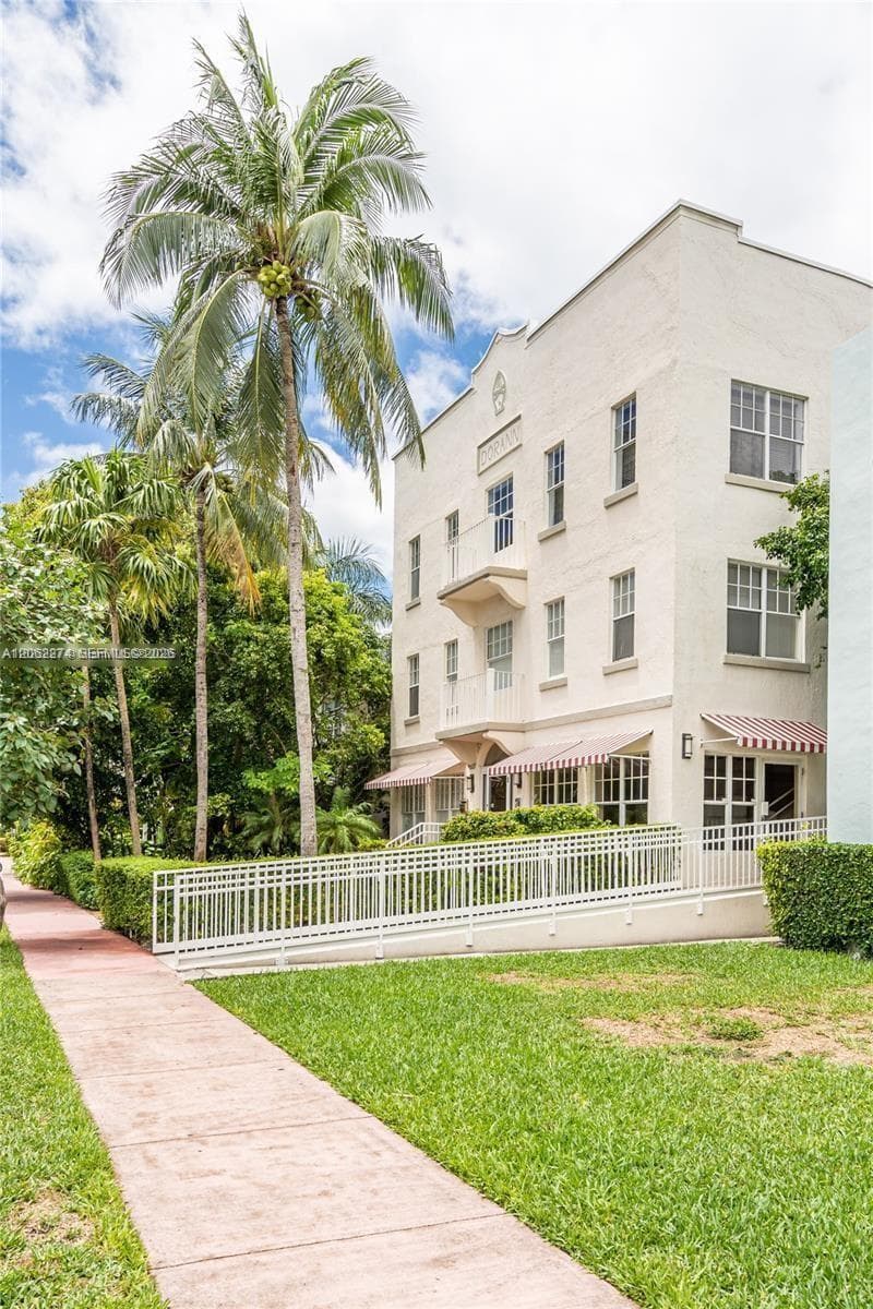 DORANN CONDO · #103 in Miami Beach - Photo 10