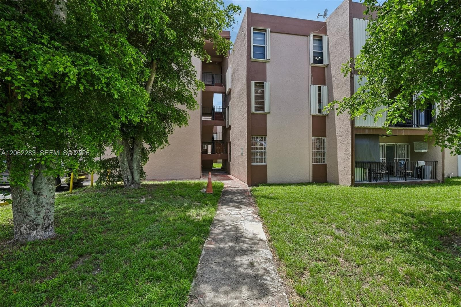 Los Arboles Condo · #B203 in Hialeah - Photo 3