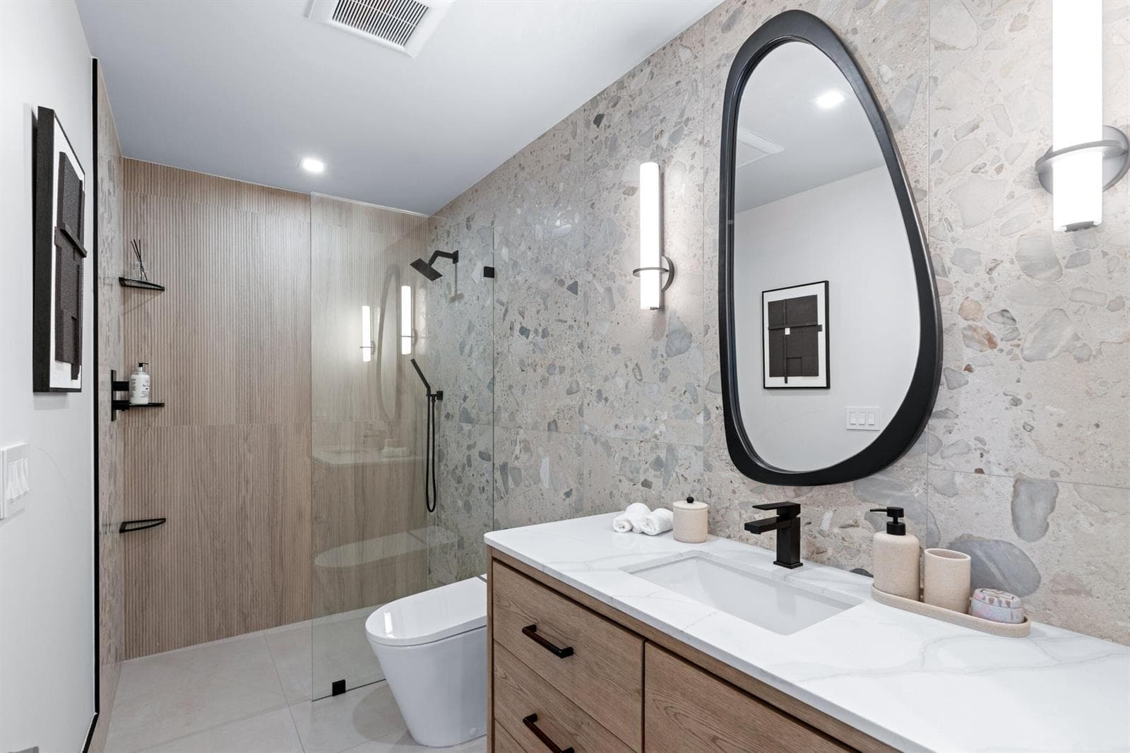 Clubroom/Cabana Bath