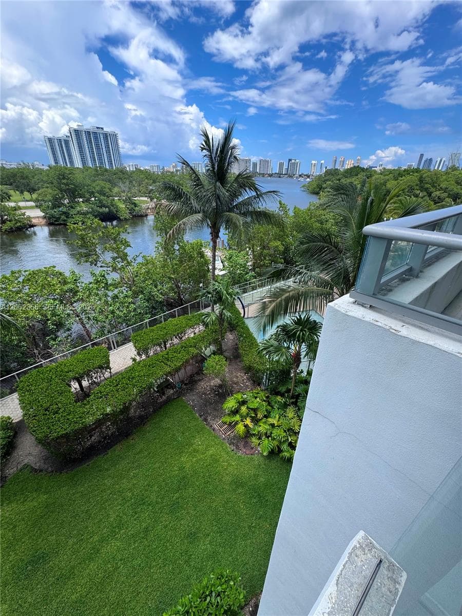 THE HARBOUR NORTH CONDO · #305 in North Miami Beach - Photo 5