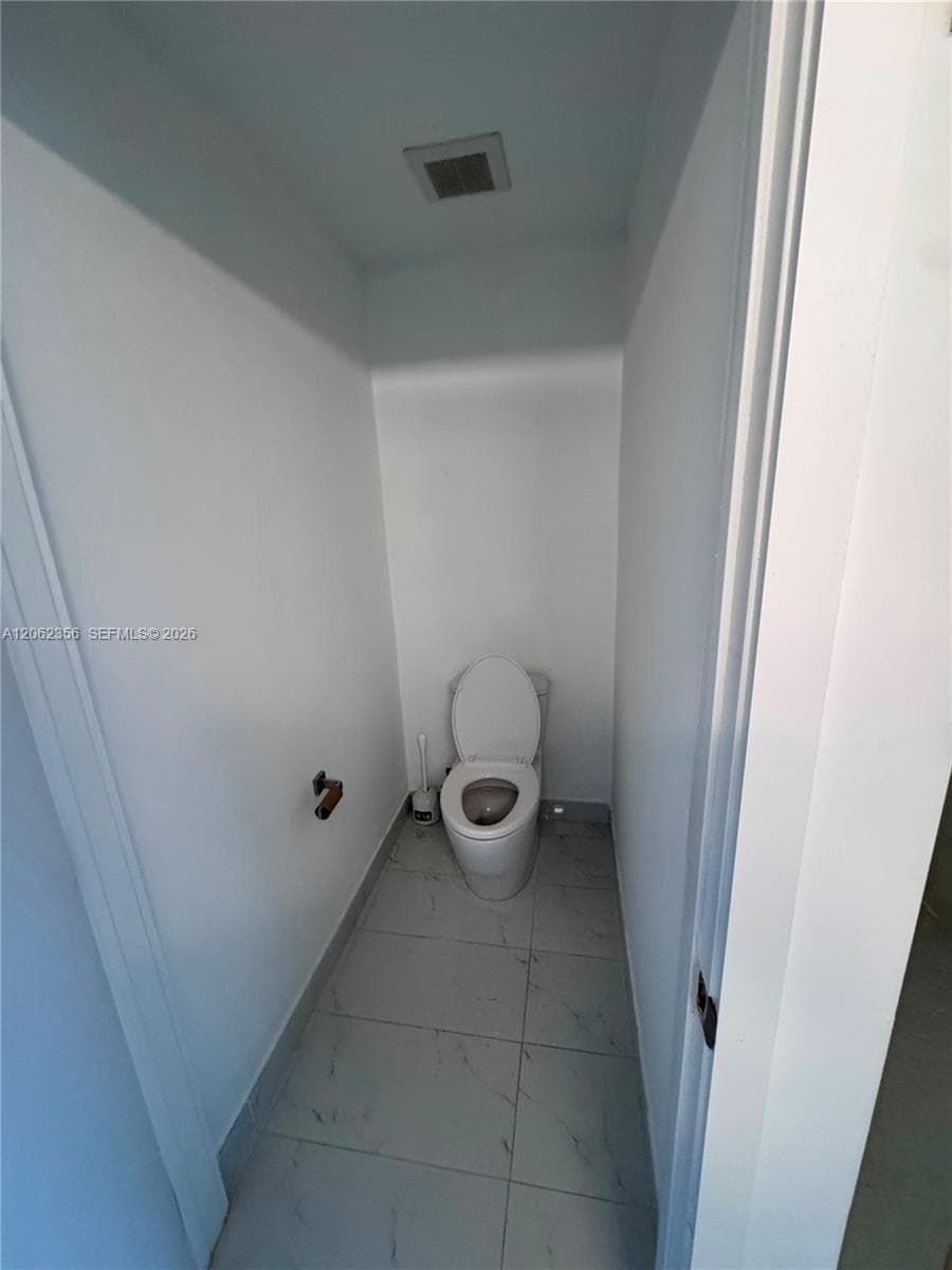 THE HARBOUR NORTH CONDO · #305 in North Miami Beach - Photo 19