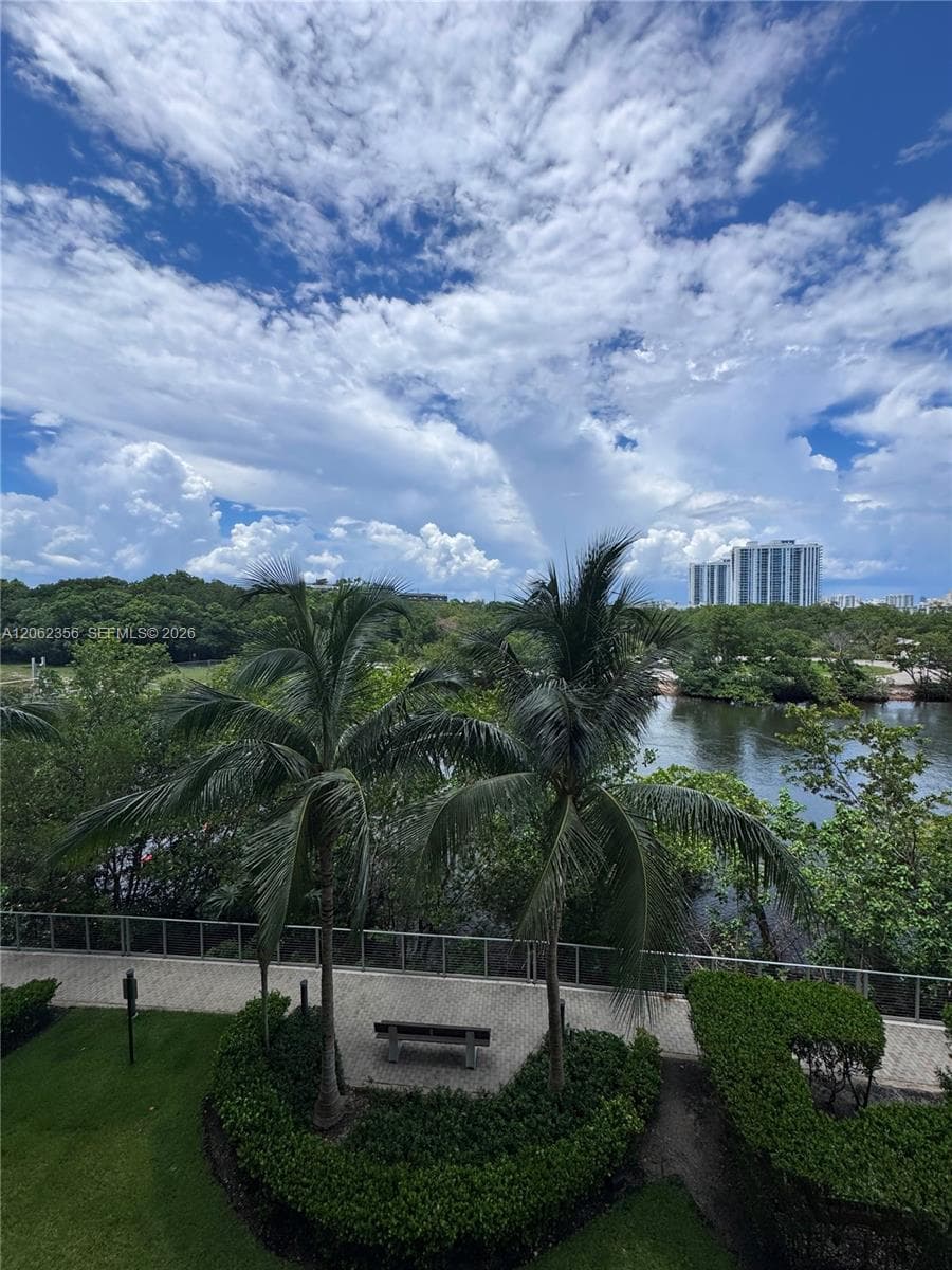 THE HARBOUR NORTH CONDO · #305 in North Miami Beach - Photo 4