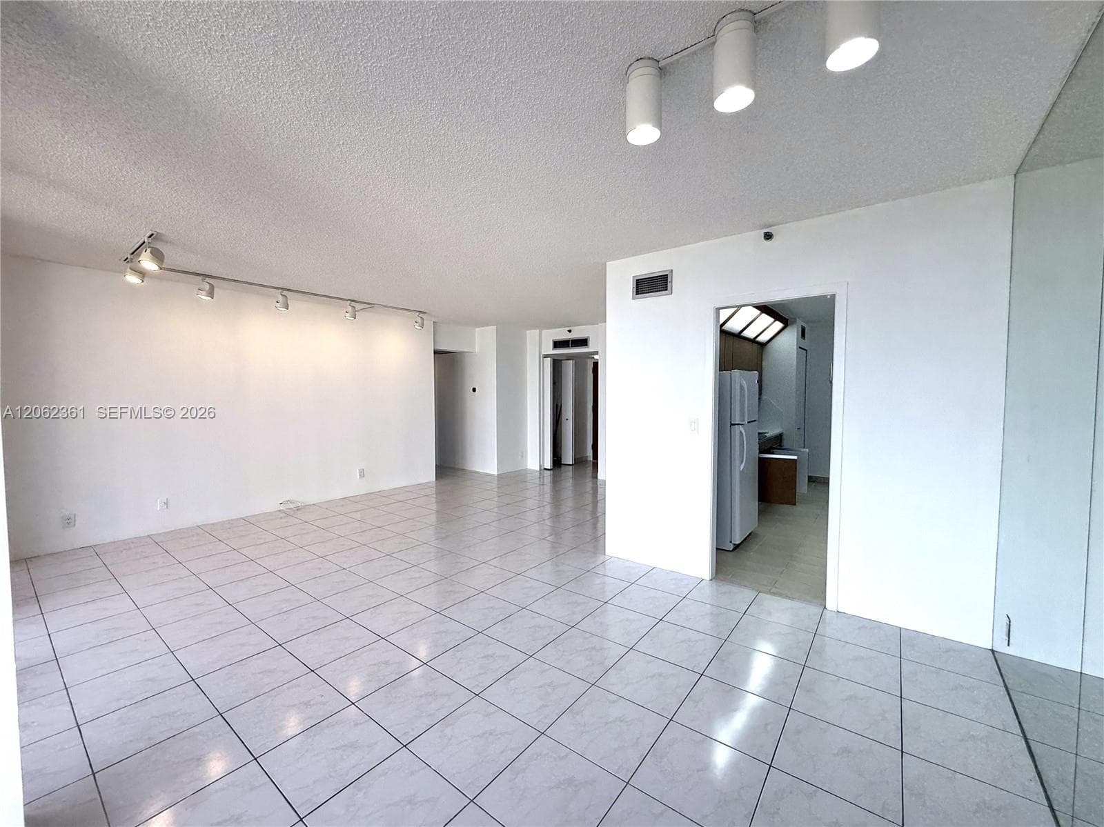 TURNBERRY TOWERS CONDO · #12C in Aventura - Photo 12