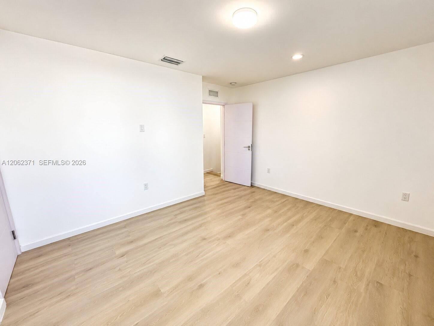 552 NW 7th St #6 photo 19