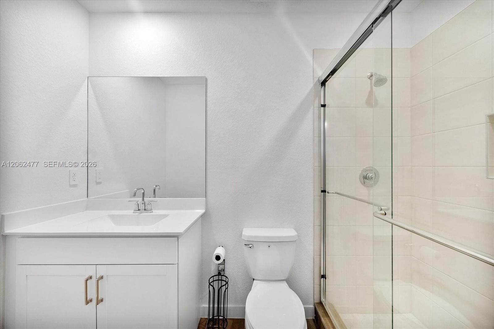 upstairs Shared full bathroom