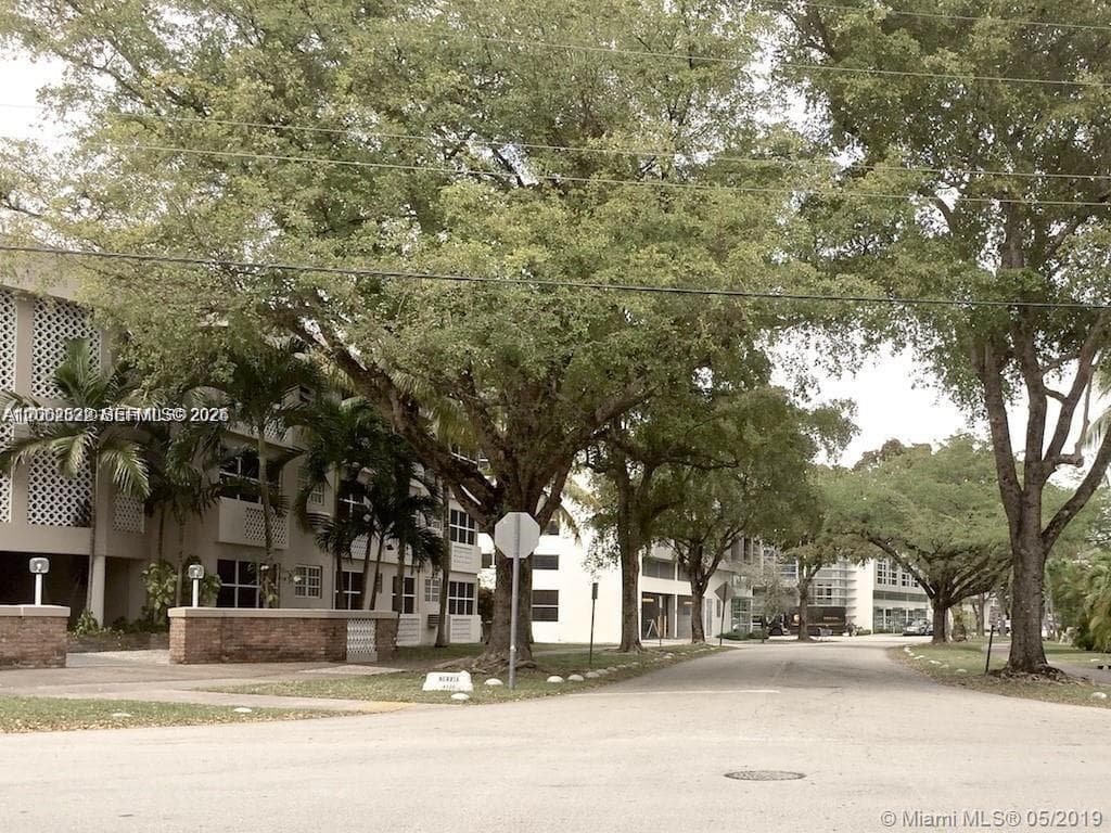 SANTONA CONDO · #A39 in Coral Gables - Photo 2