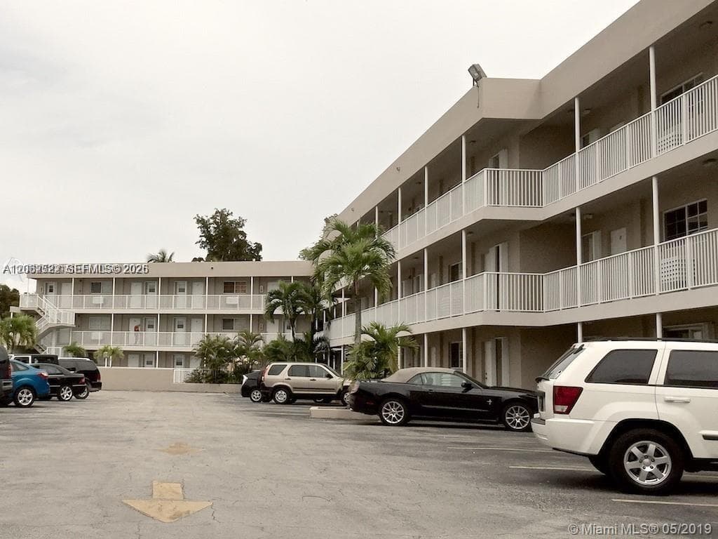 SANTONA CONDO · #A39 in Coral Gables - Photo 21