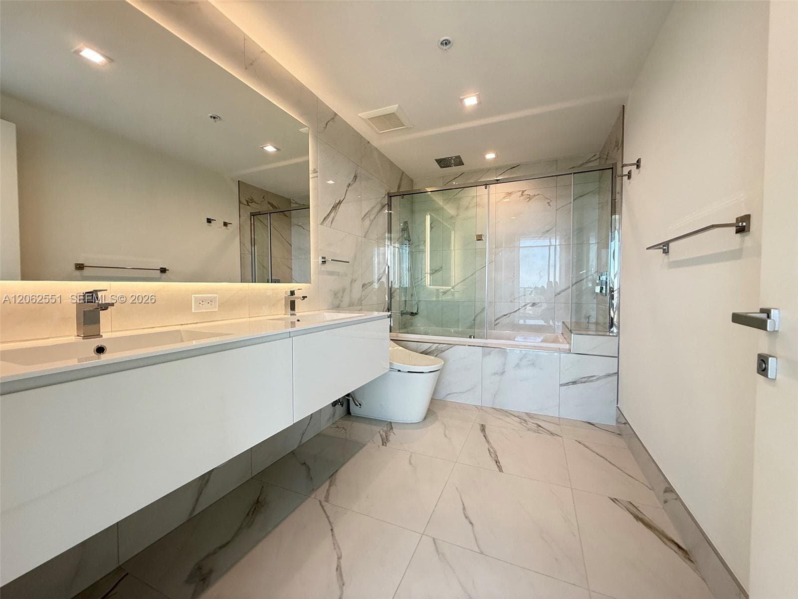 HALLANDALE OASIS · #1106 in Hallandale Beach - Photo 14