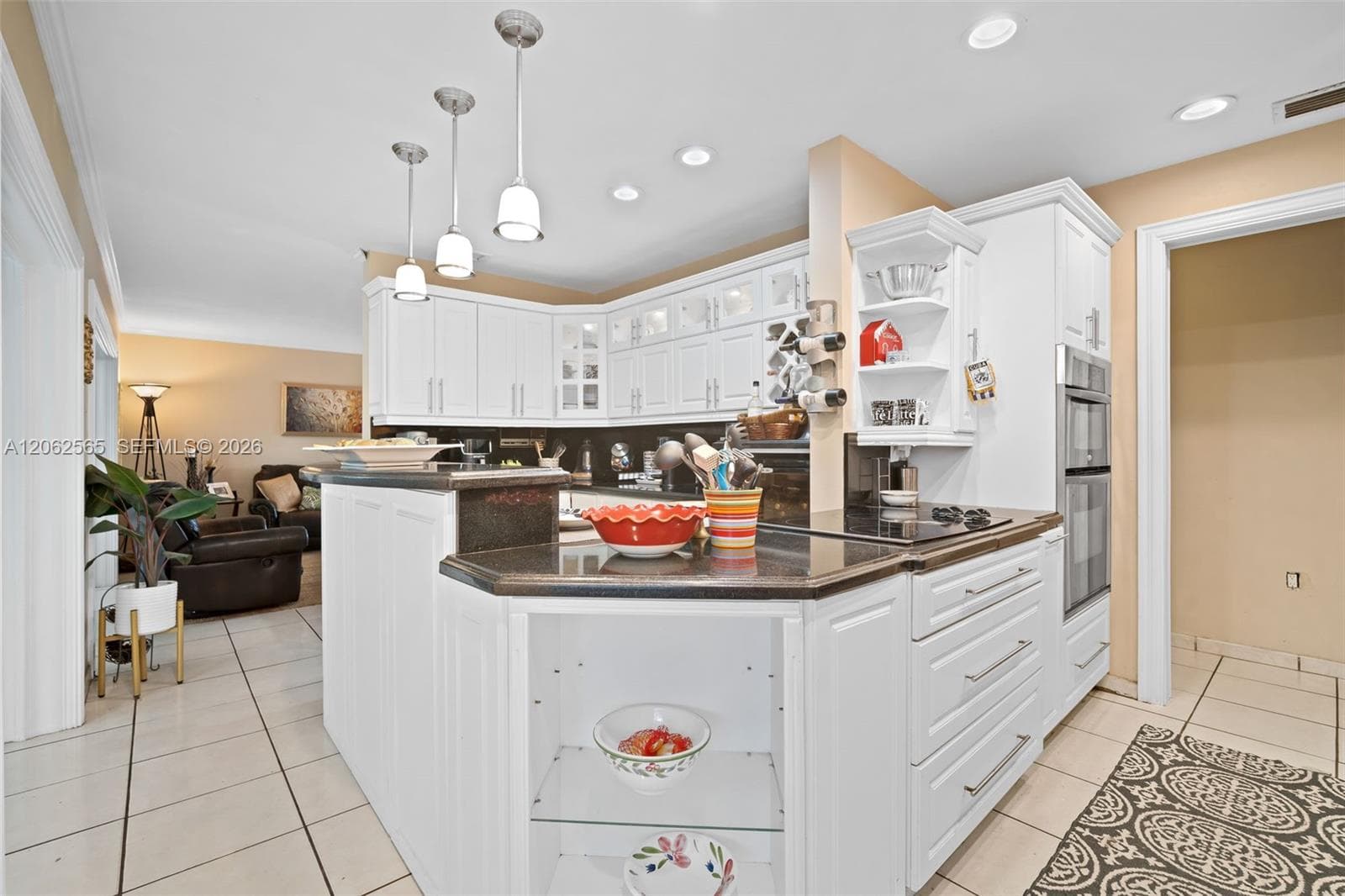12330 SW 39th Ter photo 6