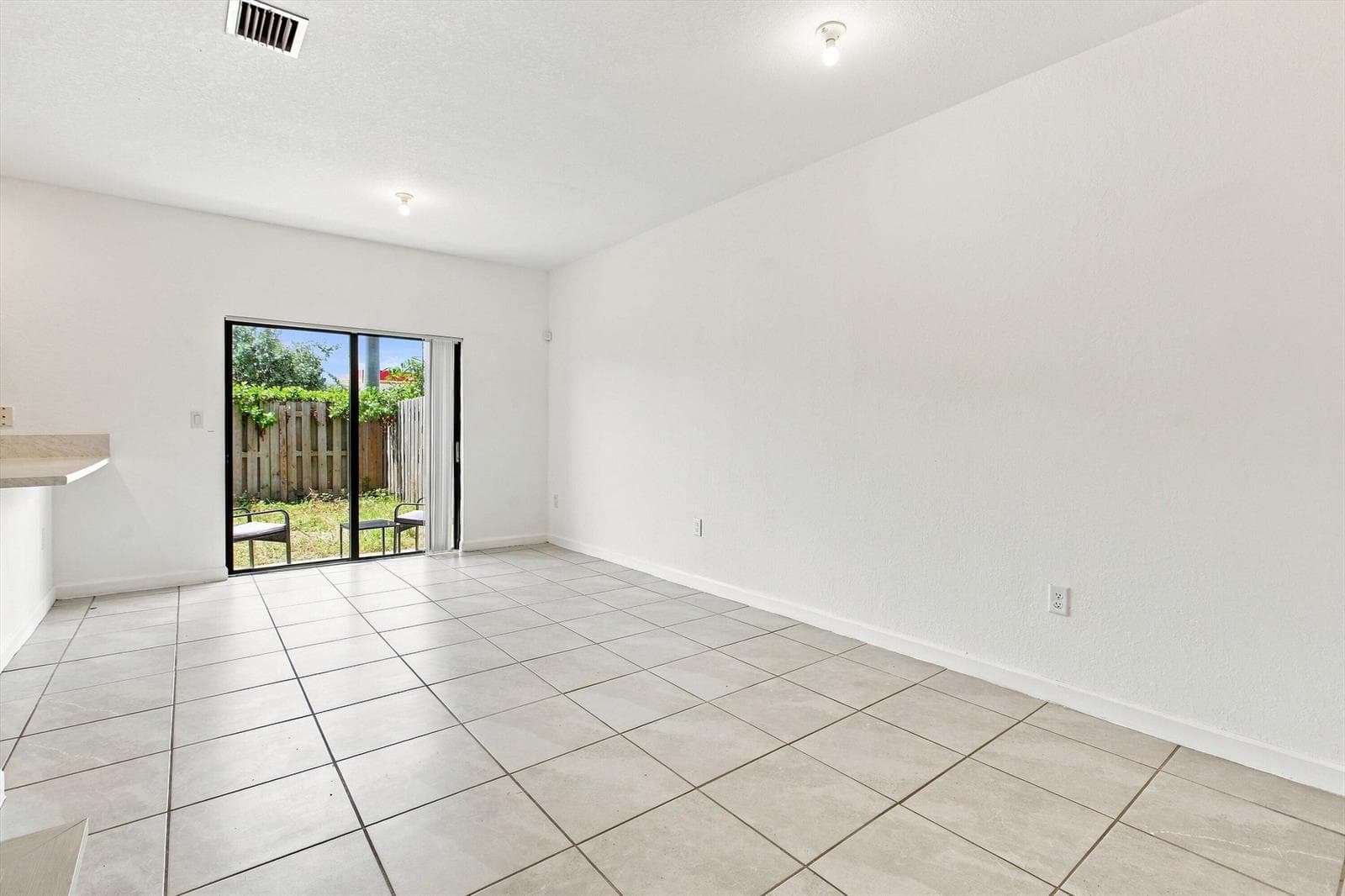 09-Property Photo 009