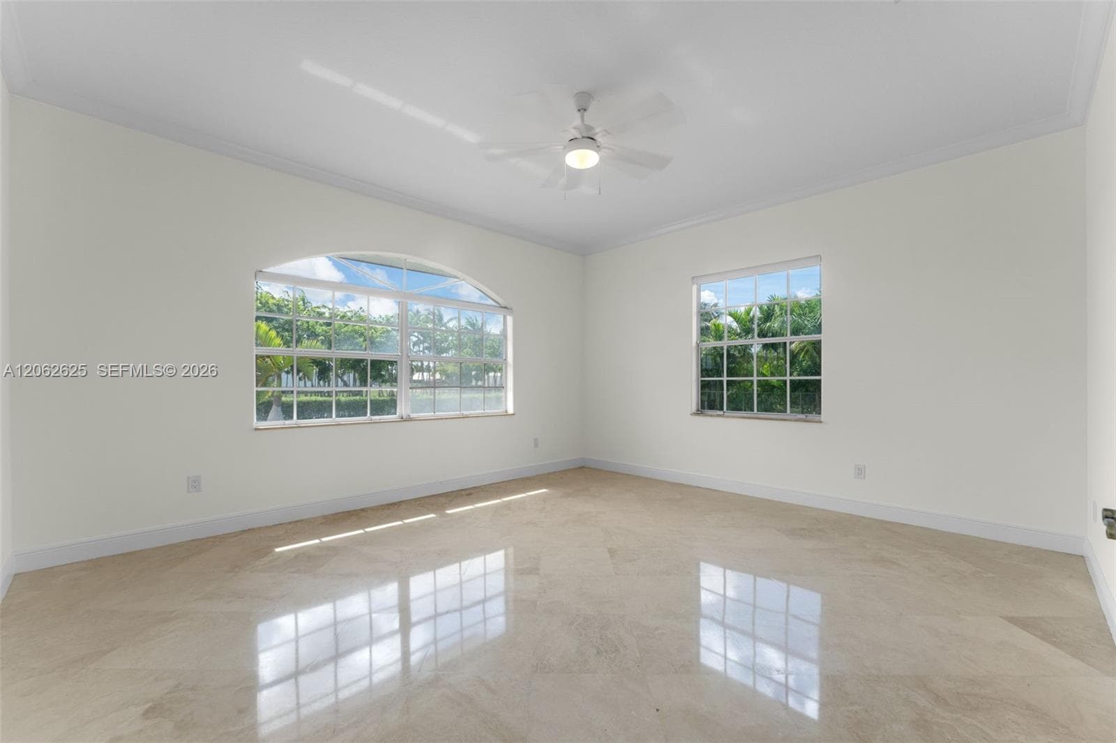 BEDROOM SUITE