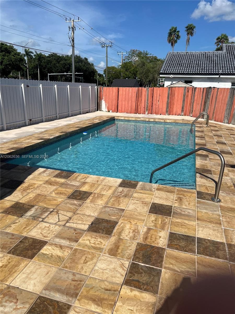 15253 SW 56th Ter photo 2