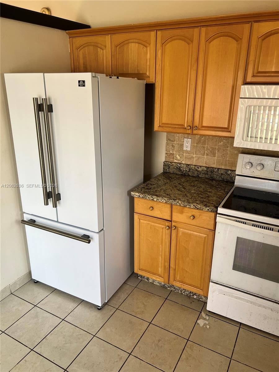 15253 SW 56th Ter photo 6