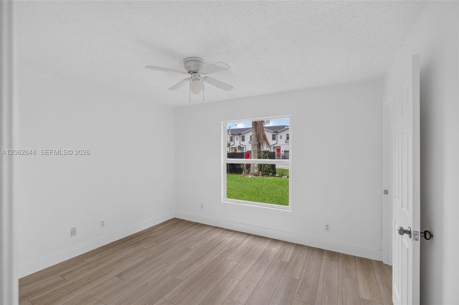 731 SW 10th St photo 14