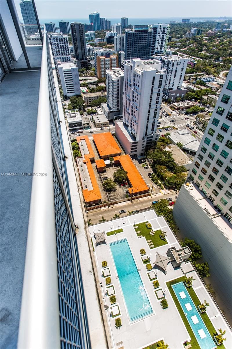 NEO VERTIKA CONDO · #PHI20 in Miami - Photo 11