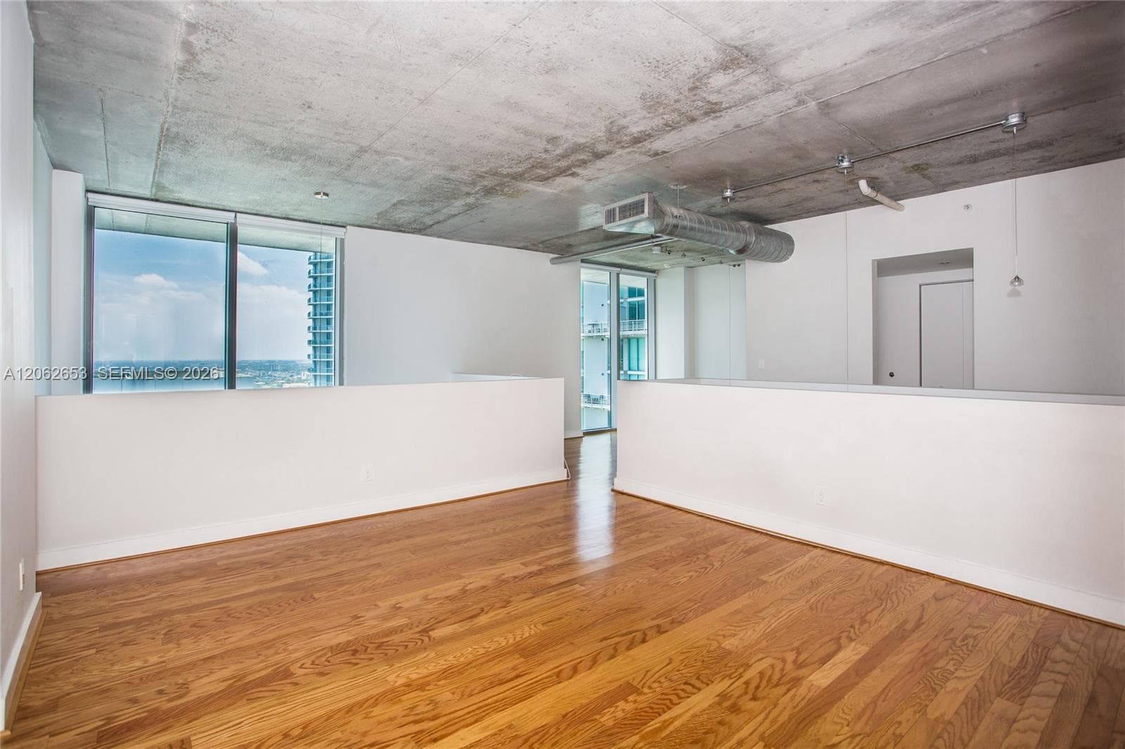 NEO VERTIKA CONDO · #PHI20 in Miami - Photo 8