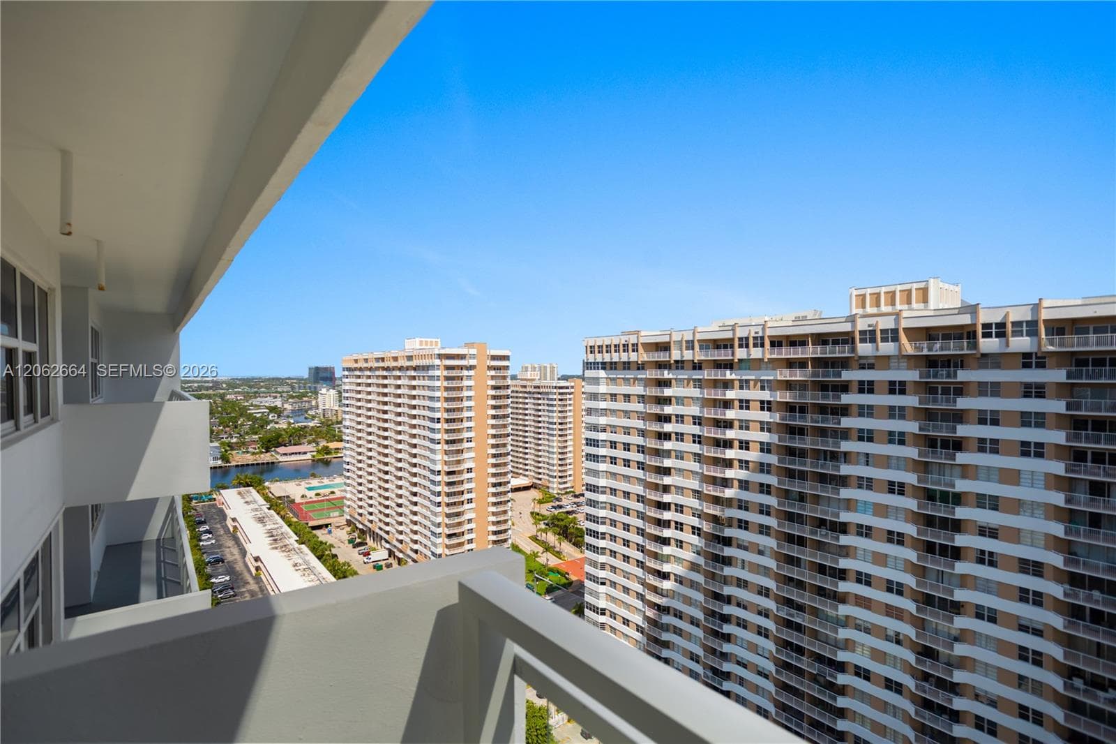 Parker Plaza · #2223 in Hallandale Beach - Photo 8