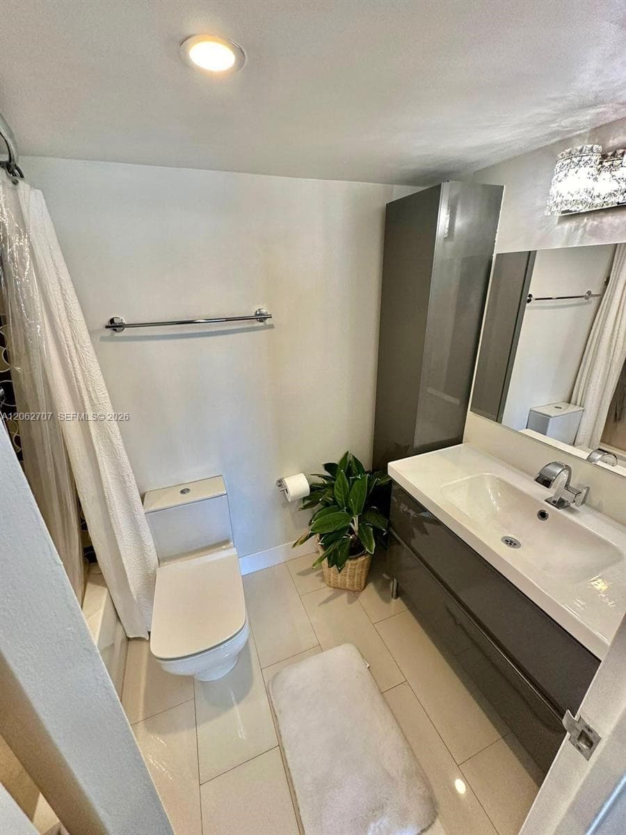 DESOTO PARK CONDO · #412 in Hallandale Beach - Photo 13